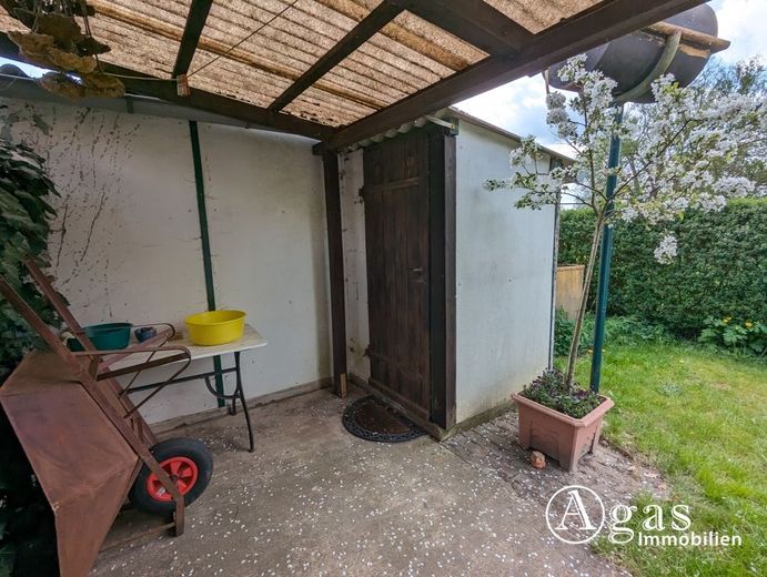 Großes Gartengrundstück mit Laube am Ortsrand von Zehdenick (Eigentum - keine Pacht, kein Verein) – Plumsklo