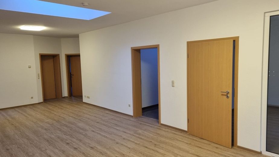 Luminoso appartamento accessibile di 4 locali in posizione centrale a Bad Vilbel / 7 minuti dalla S-Bahn – Foto 5
