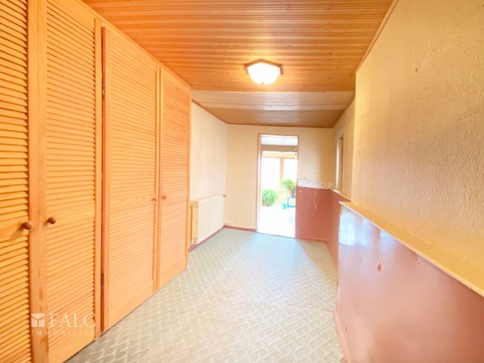RESERVIERT: Grün, ruhig, gut angebunden: Zuhause für Zwei in Erfurt-Nord, Garage inklusive – Flur zum Eingang