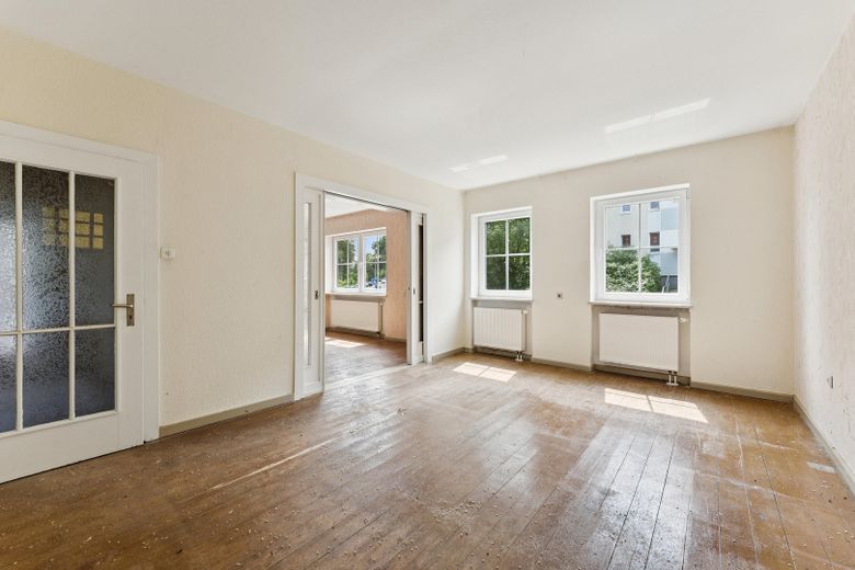 Hohe Decken, Echtholzböden, Wintergarten – wunderschönes Einfamilienhaus in Heiligenstadt – Esszimmer EG 