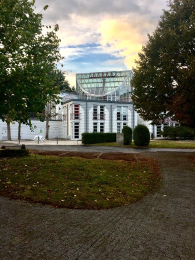 Büro- u. Praxisflächen im TaT Themenpark, repräsentativ, modern, zentral inkl. Parkplätze – Zentralgebäude mit Bürotrakt