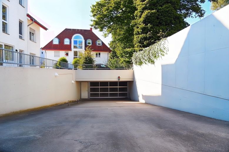 Tiefgarageneinfahrt