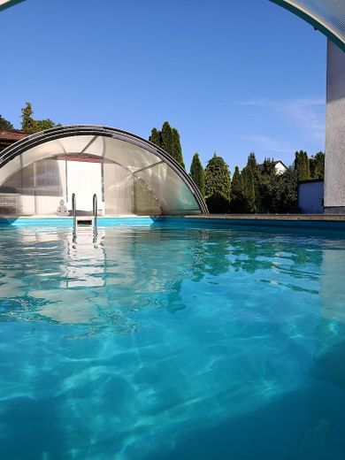 Zweifamilienhaus in Toplage, Ruheoase mit Pool am Stadtrand von Friedberg/Augsburg, Hochzoll – Pool mit Freisitz