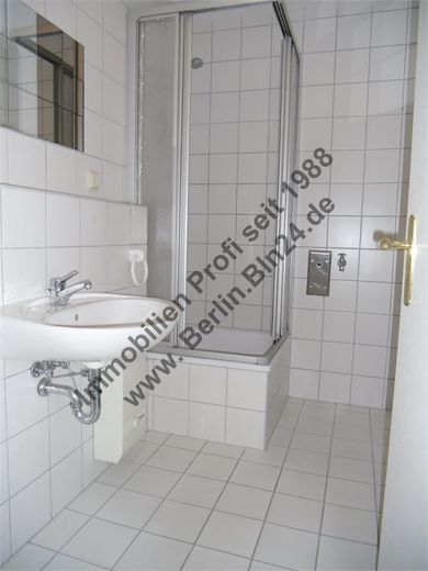 Mietwohnung - großes saniertes Dachgeschoß – Bad