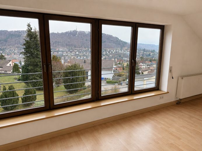 Großzügige 3-Zimmer Dachgeschoss Wohnung mit eigenem Gartenanteil in traumhafter Waldrandlage – Foto 4