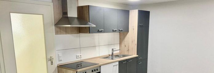Затишна 1,5-кімнатна квартира на першому поверсі – Леонберг-Гьофінген – Wohnzimmer inkl. Küche