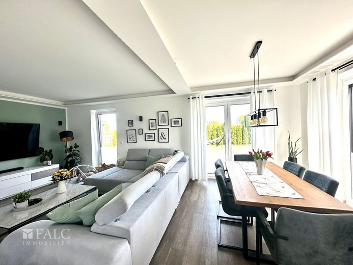 Top modernes Einfamilienhaus in herrlicher Feldrandlage von Himmelpforten – Wohn- und Esszimmer EG