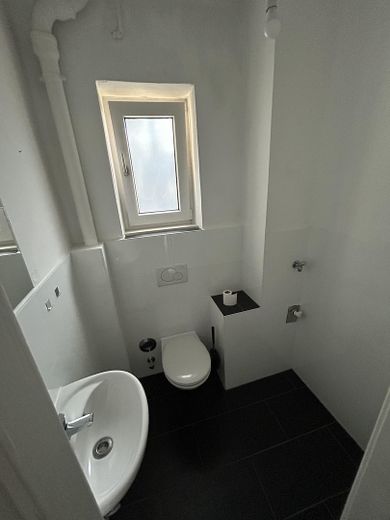 Innenstadtwohnung mit Balkon und Stellplatz – Gäste-WC