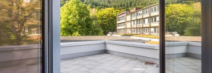 3-Zimmer-Neubau mit Penthaus-Charakter: Über 30 m² Süd-Dachterrasse in Baden-Baden.