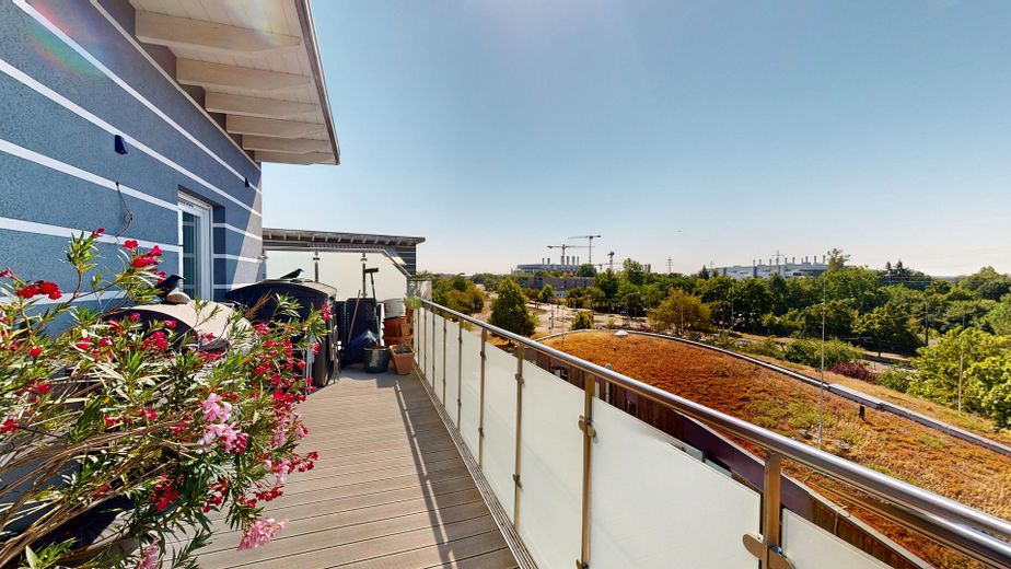 Wyjątkowy czteropokojowy apartament typu penthouse z windą i tarasem we Frankfurcie nad Menem – Dachterrasse