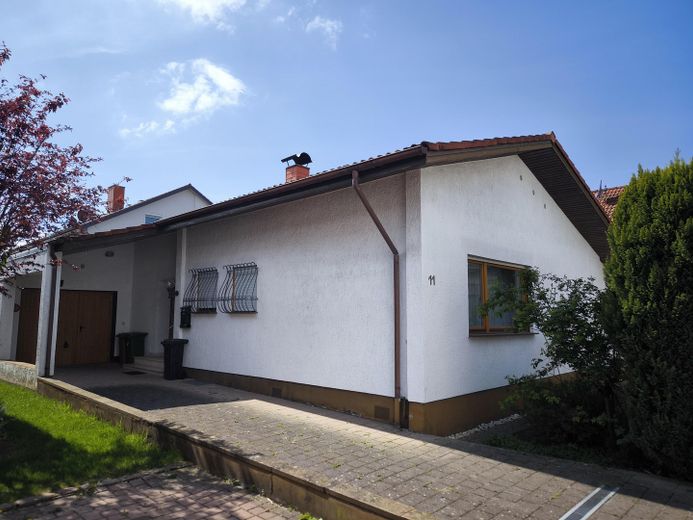 Idealny na czas emerytury: parterowy, wolnostojący dom jednorodzinny o powierzchni 100+90m² na działce o powierzchni 387 m² (kupno) – Blick aus Richtung Nord-Osten