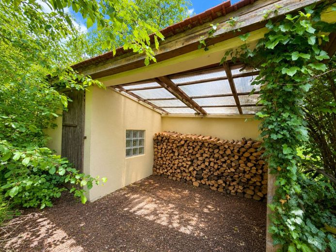 Familientraum mit Paradiesgarten - Schnuckeliges Haus - 5 Zimmer, Terrasse, Doppelgarage, Bestlage! – Gartenhäuschen mit praktischem Unterstand