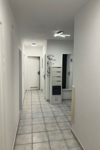 Energieeffiziente 3–4-Zimmer-Wohnung – modern saniert & gut geschnitten – Flur
