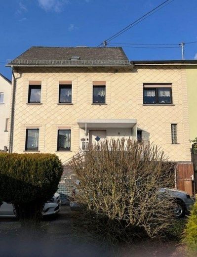 Halfvrijstaande woning in Siershahn – Front, Südseite
