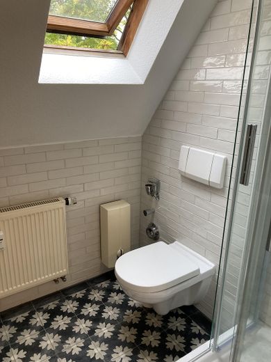 Schöne 1-Zimmer Dachgeschosswohnung in denkmalgeschützter Villa in zentraler Lage von Radebeul – Foto 14