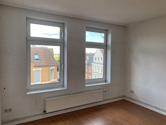 Sofortbezug! Helle 5-Zimmer-Altbauwohnung m. Balkon über den Dächern von Kiel zu kaufen. – Schlafzimmer 2