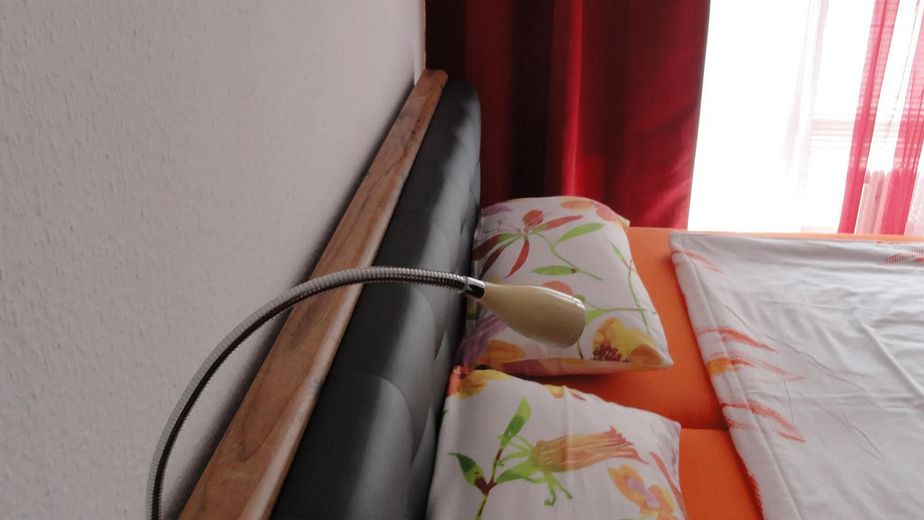 Inheidener Straße: Helle 2-Zimmer-Wohnung mit Süd-Balkon, Einbauküche & Top-Anbindung – Photo 6