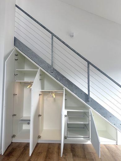 ...Stauraum unter der Treppe
