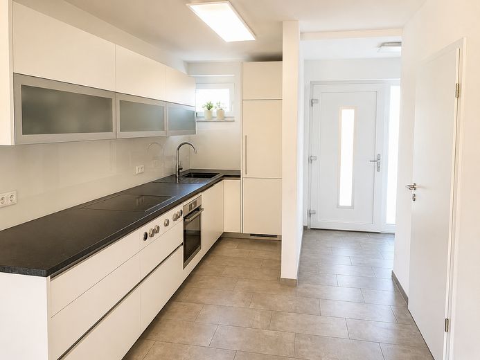 Neuwertiges Reihenendhaus mit modernem Wohnkomfort – Küche