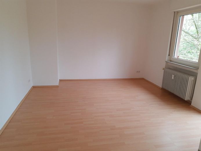 Schöne 2-Zimmerwohnung mit Balkon,Dusche,Stellplatz, neu zu vermieten – Schlafzimmer