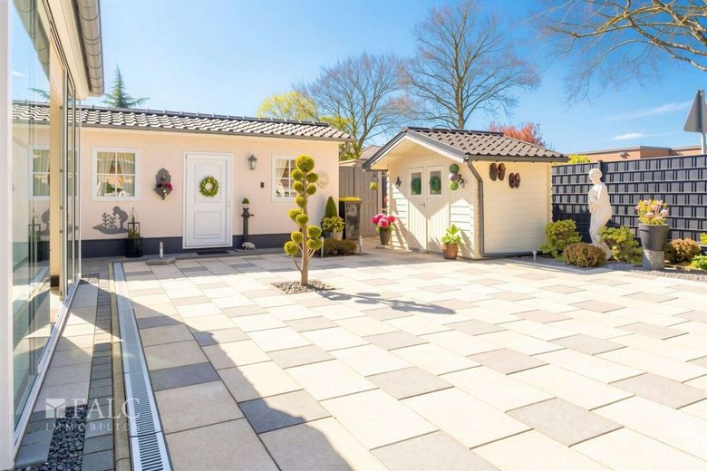 Exklusive Villa in Selfkant-Tüddern! – Außenansicht