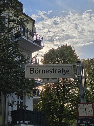 Berlin-Weißensee'de hemen taşınılabilir yenilenmiş daire 2 oda / 67 m2 – Hier könnten Sie wohnen