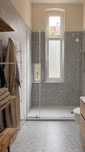 Şık bir şekilde yenilenmiş 3 odalı eski bina mücevheri – Mit Walk-in Dusche XXL