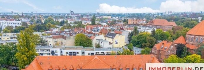 IMMOBERLIN.DE - Toplage! Helle Altbauwohnung mit Südwestterrasse & Garten
