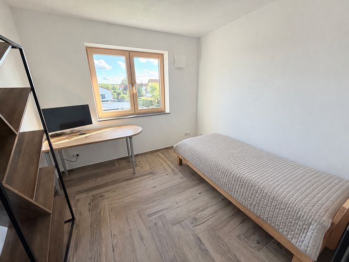 Hochwertige Neubauwohnung mit großzügiger Galerie in ZFH (möbliert) – Gästezimmer