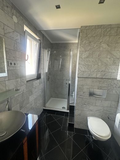 HN-Süd: 2-3 Zi., 95m², Maisonetten Whg.! – Bad 2
