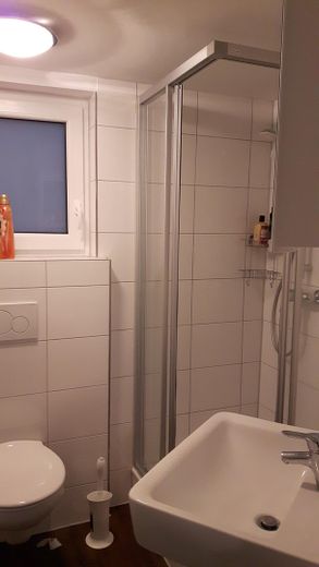 Habitación amueblada en una buena ubicación de S-Wangen – Bad