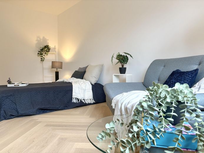 Erstbezug nach Sanierung: Großzügige 4,5-Raum-Familienwohnung mit Balkon & Fischgrätparkett – Details