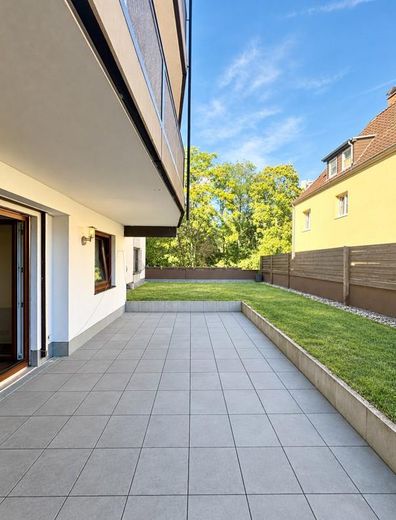 Ffm-Sachsenhausen: seltene Gelegenheit! 3 ZKB im EG, 93m² mit großer Terrasse + 75m² Grünfläche! – Terrasse