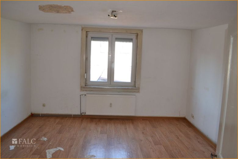 DG: unrenovierte Wohnung