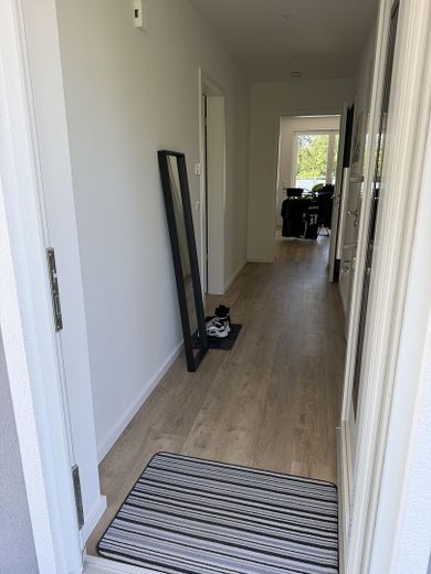 Zentrale 2-Zimmer OG-Wohnung im Grünen (mit Wärmepumpe) Immelmannstr./In der Ahe – Flur