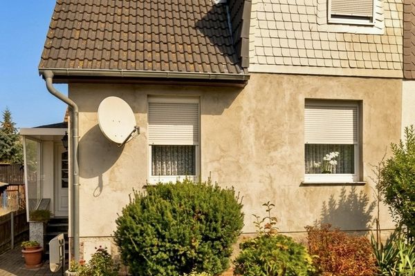 Dorndorf, casa bifamiliare + annesso