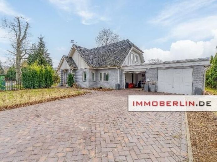 IMMOBERLIN.DE - Großzügiges Haus mit möglicher Gewerbeeinheit in ländlicher Lage – Foto 1