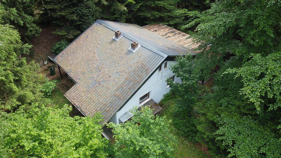 Charmantes Waldgrundstück mit Einfamilienhaus in 21279 Wenzendorf – Drohnenbild oben