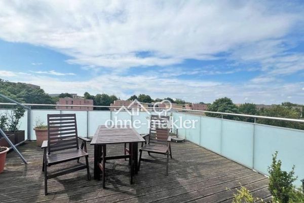 Luxuriöse, modernisierte DG-Whg. mit Wintergarten und großer Terrasse mit hoher Lebensqualität