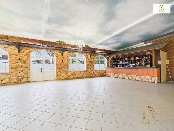 Beliebtes attraktives Restaurant im Stadtkern von Hemmoor mit Kegelbahn, großen Saal mit ca. 300 Sitzplätzen,Bühne, Gäste Zimmer, Außenterrasse – Festsaal Bar