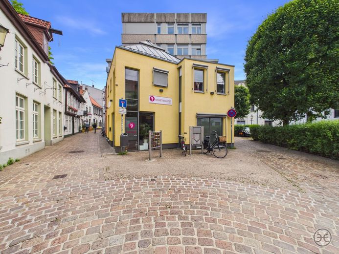 Gewerbefläche in bester Lage // Für Verkauf, Beauty &amp; Büro // City // Oldenburg – Eden-Ehbrecht-Immobilien_Vermietung_Gewerbe_Laden-Büro035