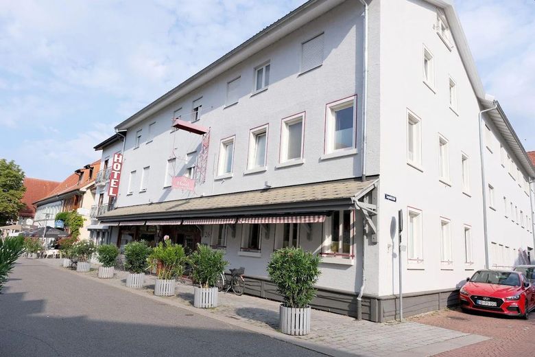 Inner-city residential and commercial building with development potential – Foto 1