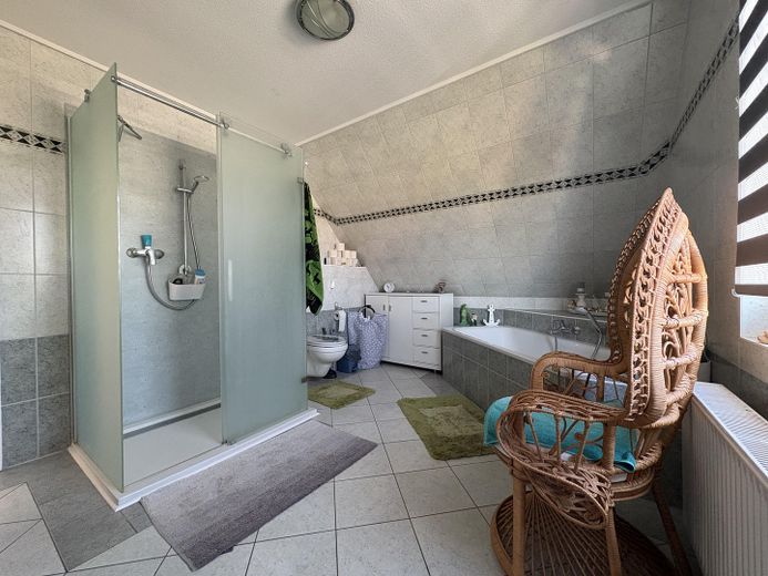 Bad (Dusche/Wanne)