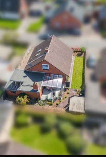 Einfamilienhaus Freistehend - großräumig saniert – Grundstücksansicht