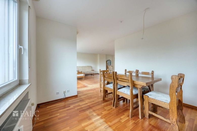 Penthouse a Köln-Weiden - ascensore, garage sotterraneo e fantastica terrazza sul tetto – Esszimmer