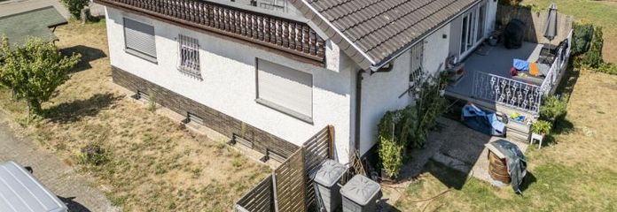 Großzügiges 1- bis 2-Familienhaus mit Garten und 3 Stellplätzen in ruhiger Lage