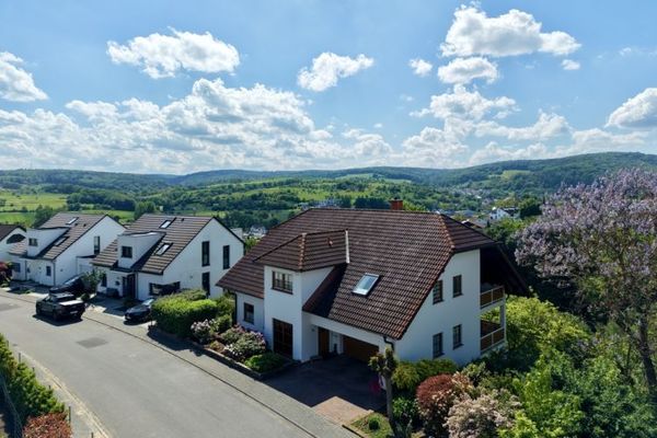 +++ Casa unifamiliare con splendida vista panoramica a Obernburg am Main +++