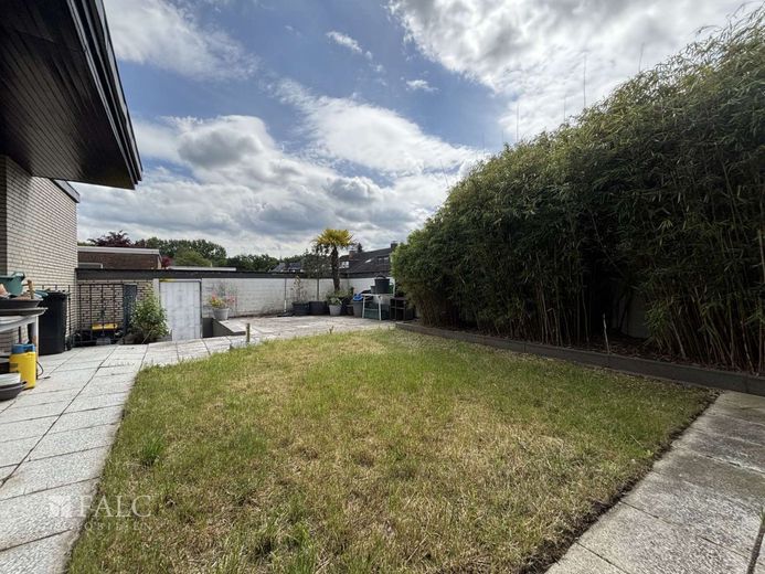 Bungalow mit Garten in ruhiger Wohnlage von Dorsten-Hardt – Gartenansicht