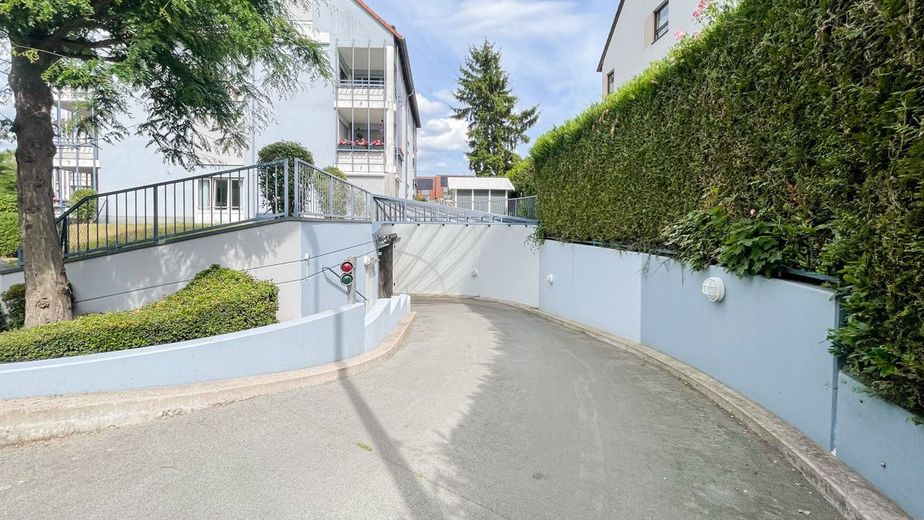 Mainz-Finthen: Gemütliche 2-ZKB-Wohnung; tolles Raumgefühl; 70m²; Wohlfühl-Loggia! – Zur Tiefgarage