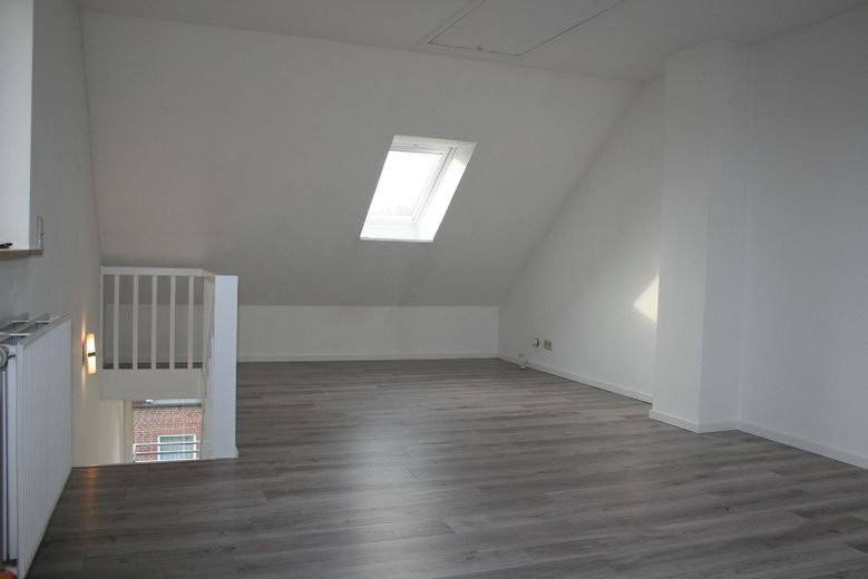 Highlight: 3-Zi.-Maisonette auf zwei Ebenen, sonniger Süd/West-Balkon, Endetage – Foto 19